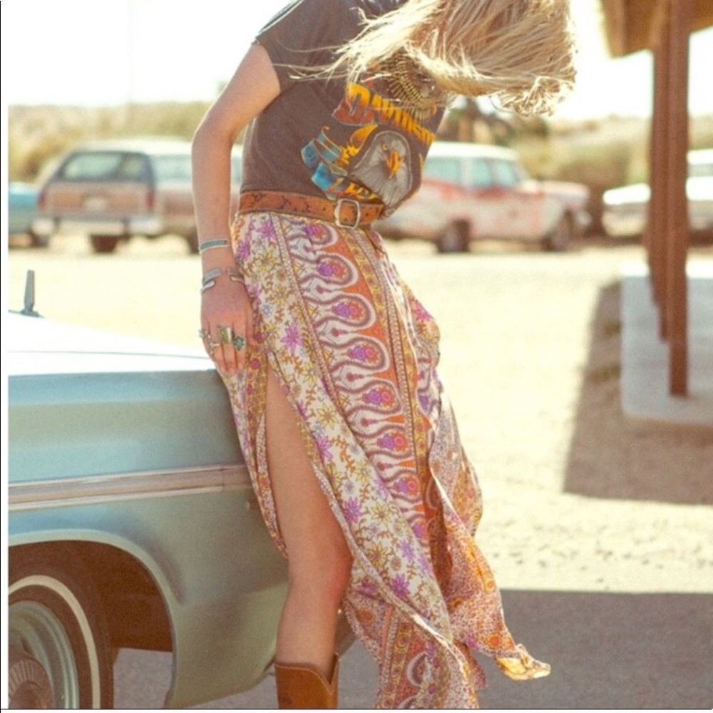 🦄 RARE Spell and the Gypsy Boho Blossom skirt 🦄